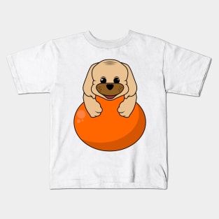 Dog puppies surrounds a balloon / Kids T-Shirt